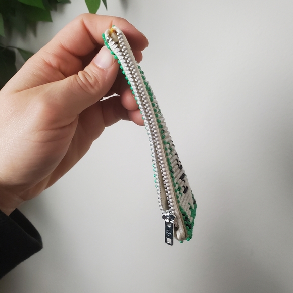 Beaded Nassau Coin Purse Green and White Seed Bead Pouch - Picture 8 of 12
